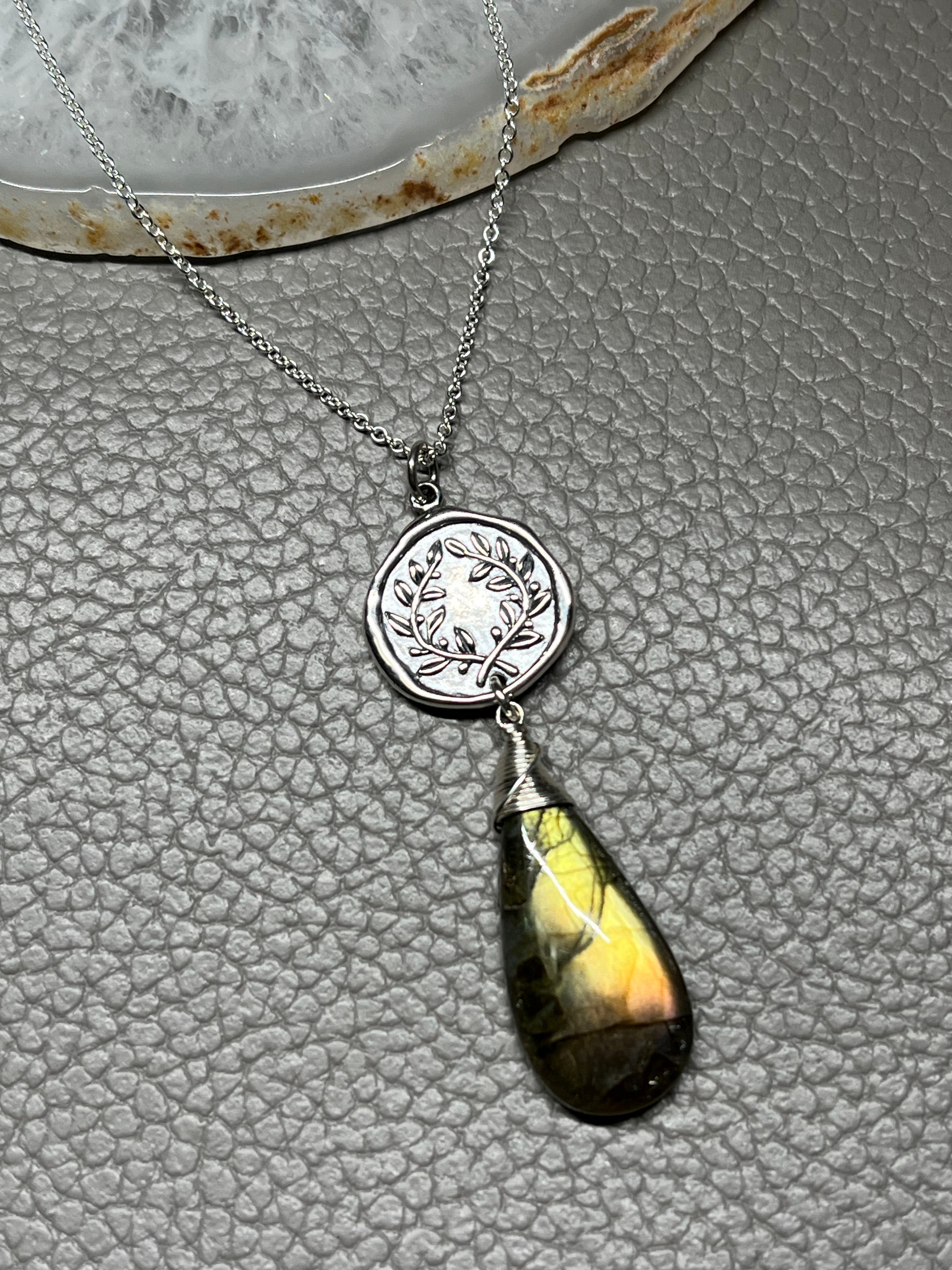 •TEND• labradorite + laurel coin + silver necklace (18"-20")