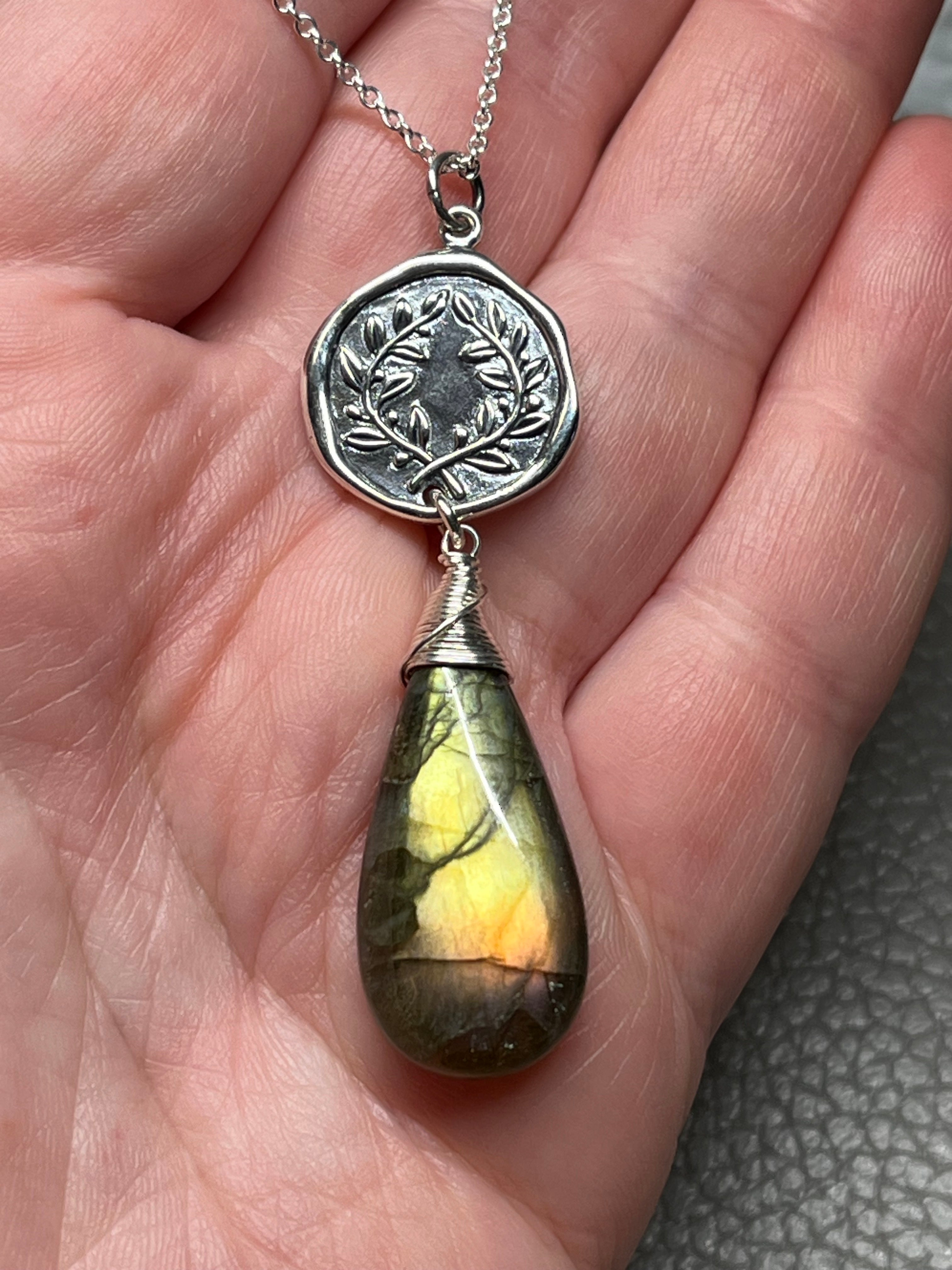 •TEND• labradorite + laurel coin + silver necklace (18"-20")