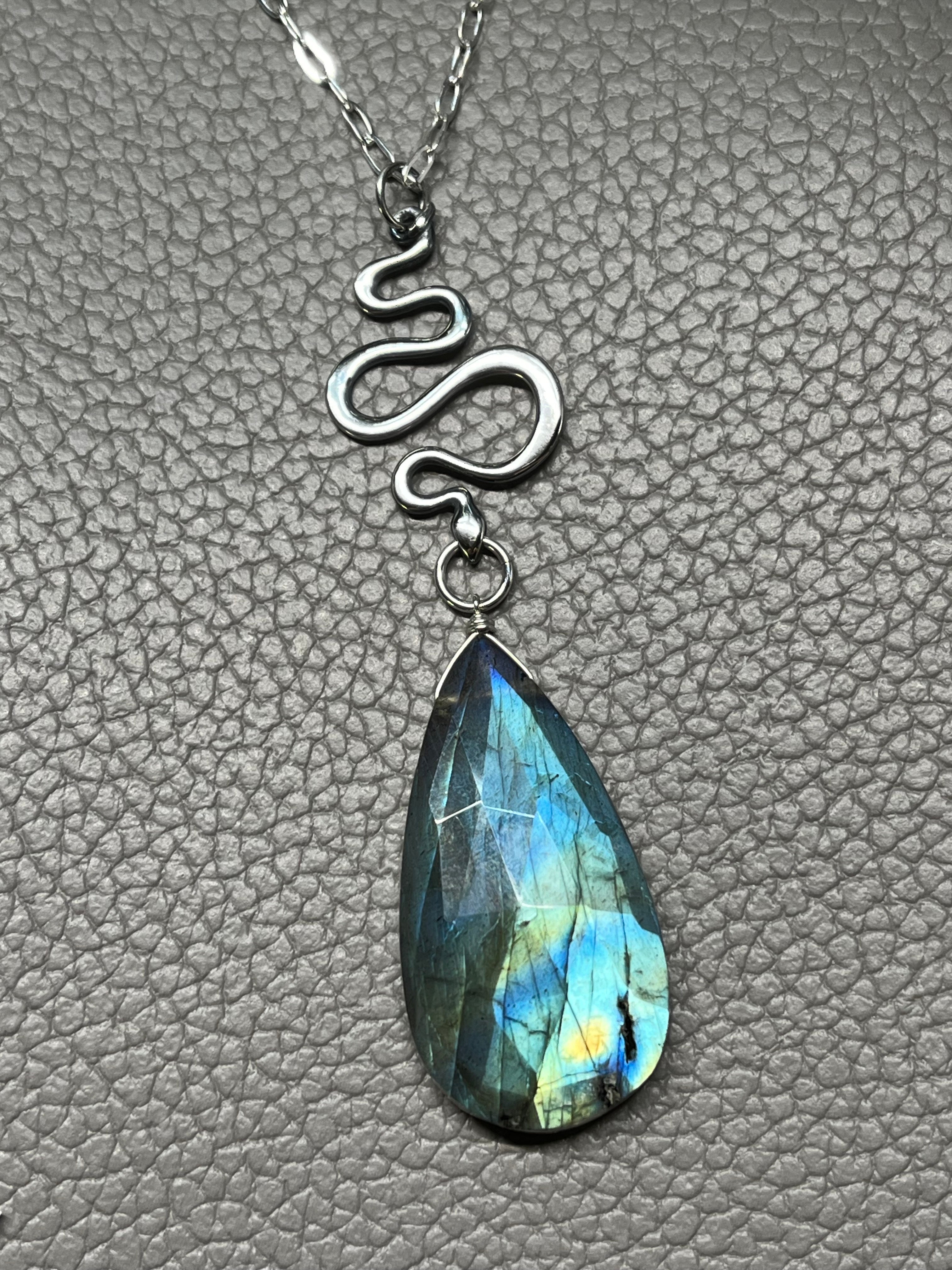 •SUEÑO• labradorite + snake + silver necklace (28"-30")