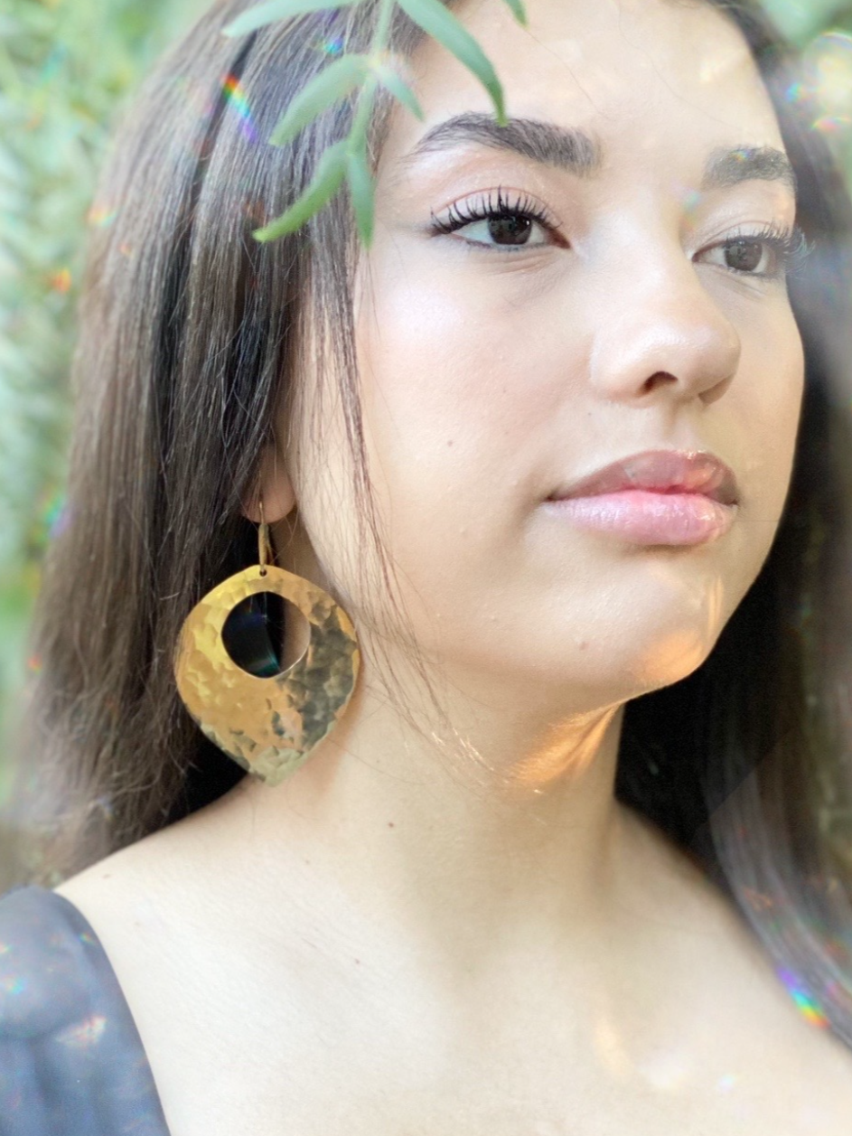 •HESTIA• gold dangle earrings