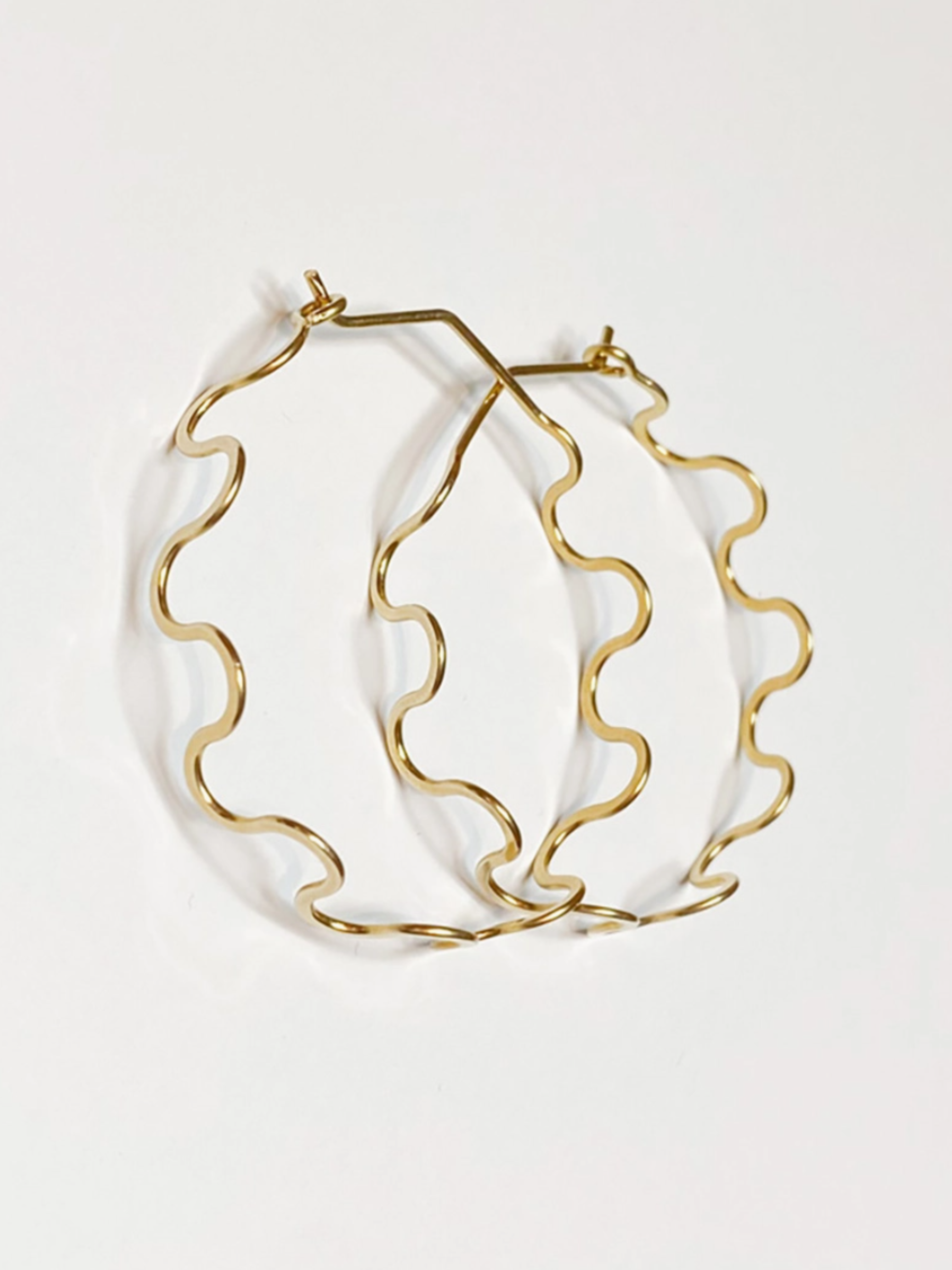 •SQUIGGLE• gold hoop earrings