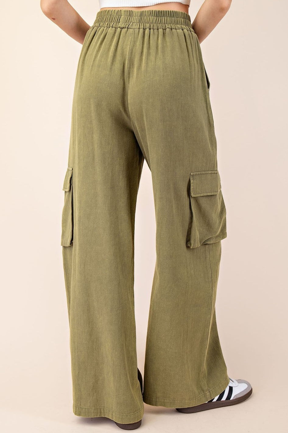 •MINERAL WASHED COTTON CARGO PANTS - OLIVE•