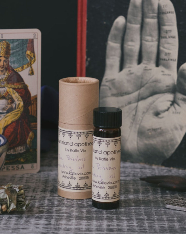 • THE PRIESTESS • anointing oil