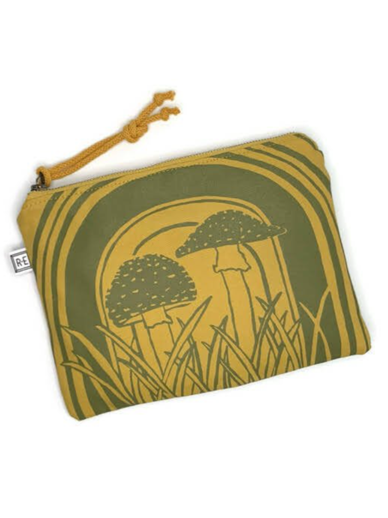 •COSMETIC POUCH - AMANITA• waxed canvas bag