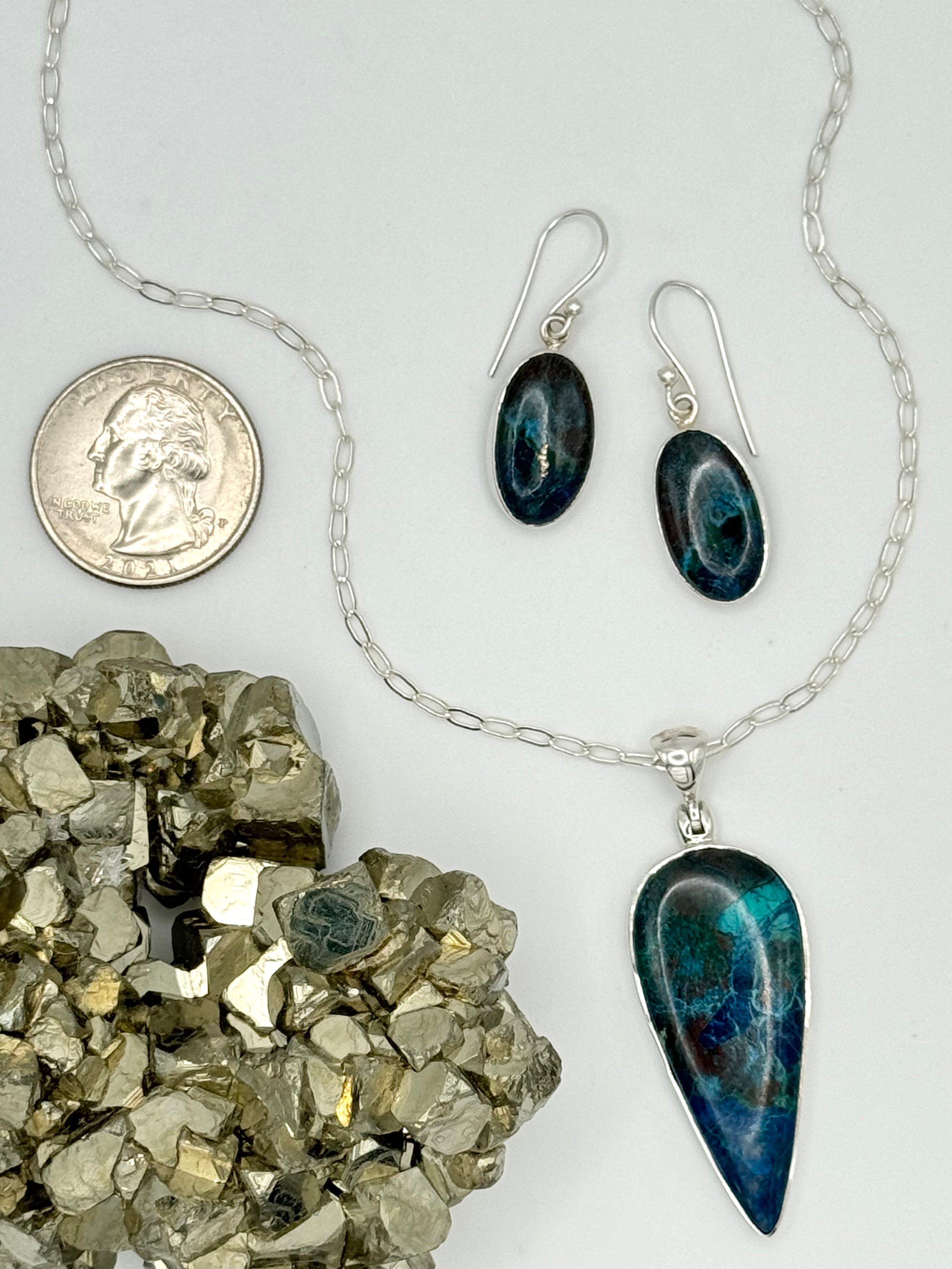 •SHATTUCKITE OVAL• silver dangle earrings