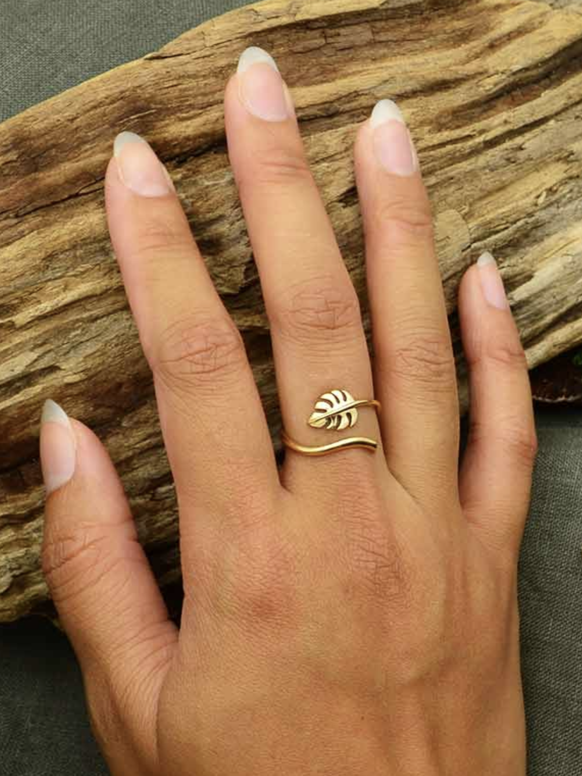 •MONSTERA LEAF• adjustable bronze ring