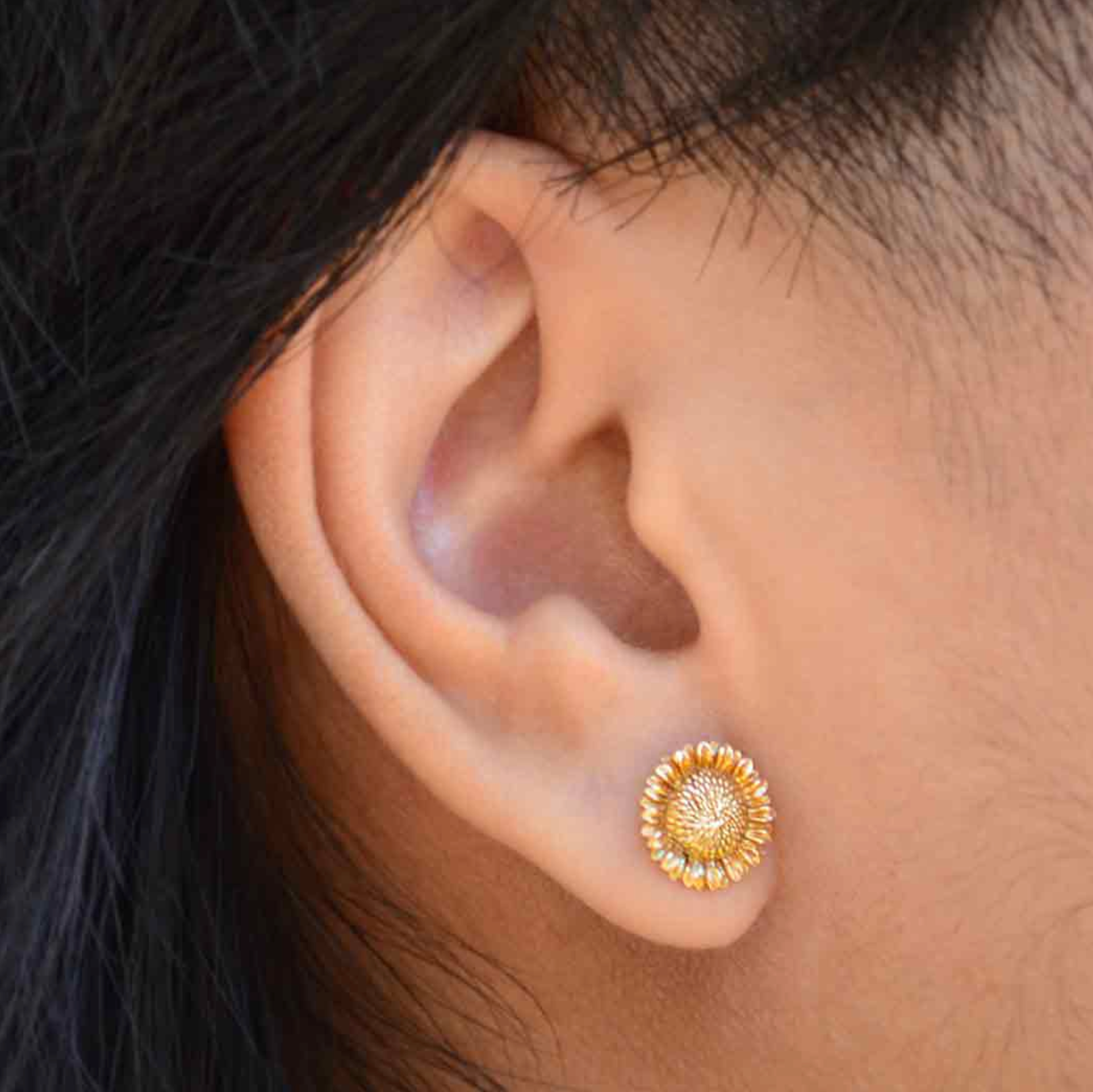 •SWEET SUNFLOWER• bronze stud earrings