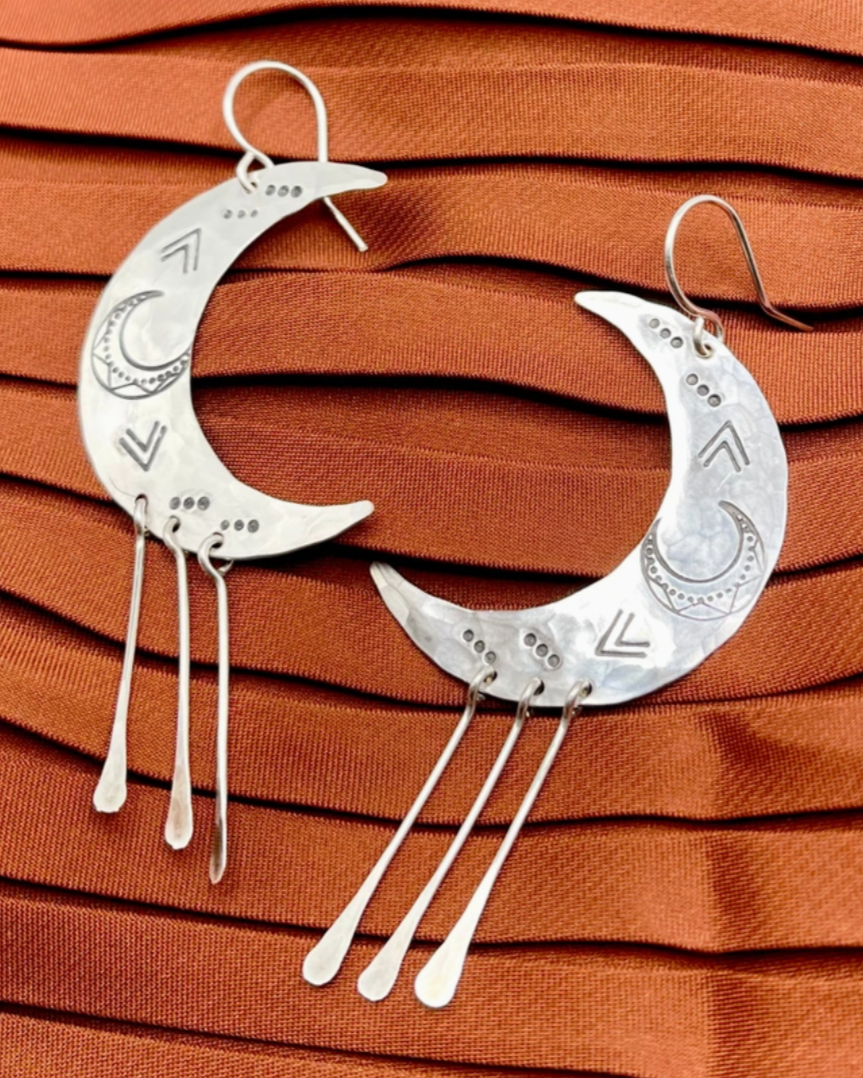 •HUNTER• silver dangle earrings