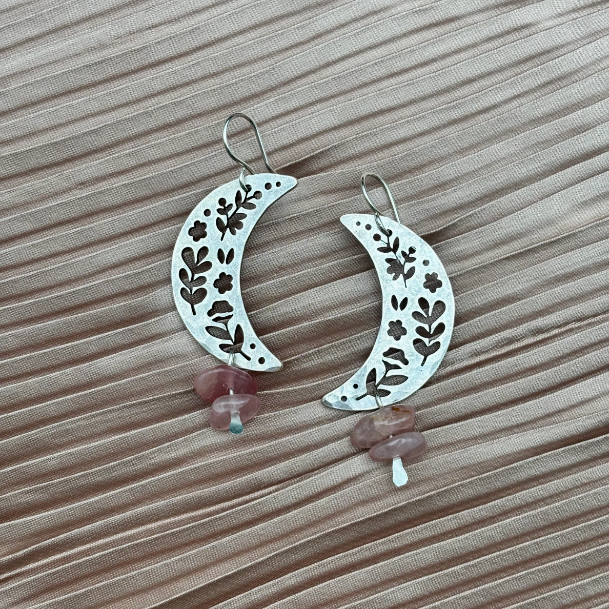 •MOON GARDEN• rose quartz + silver dangle earrings