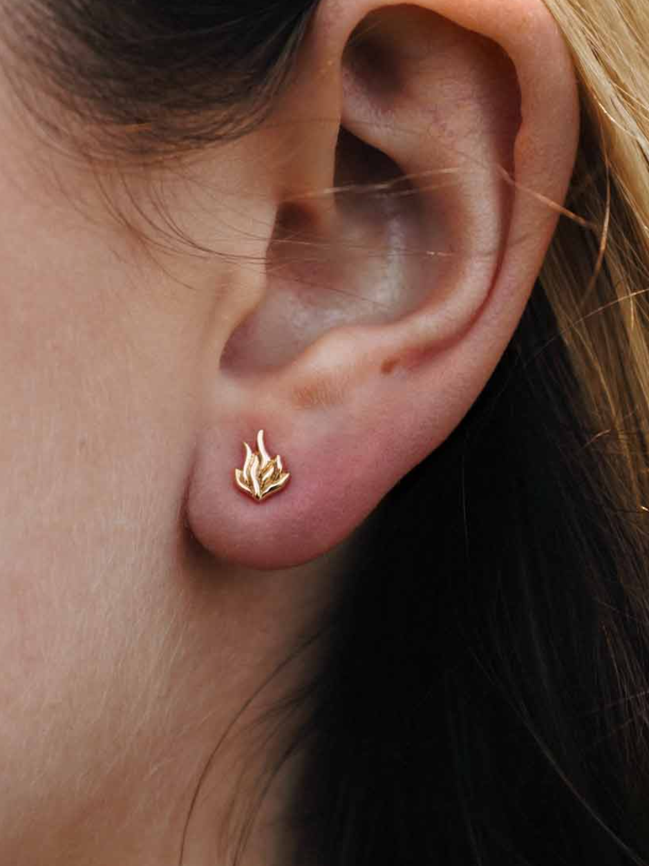 •LIL' FLAME• bronze stud earrings