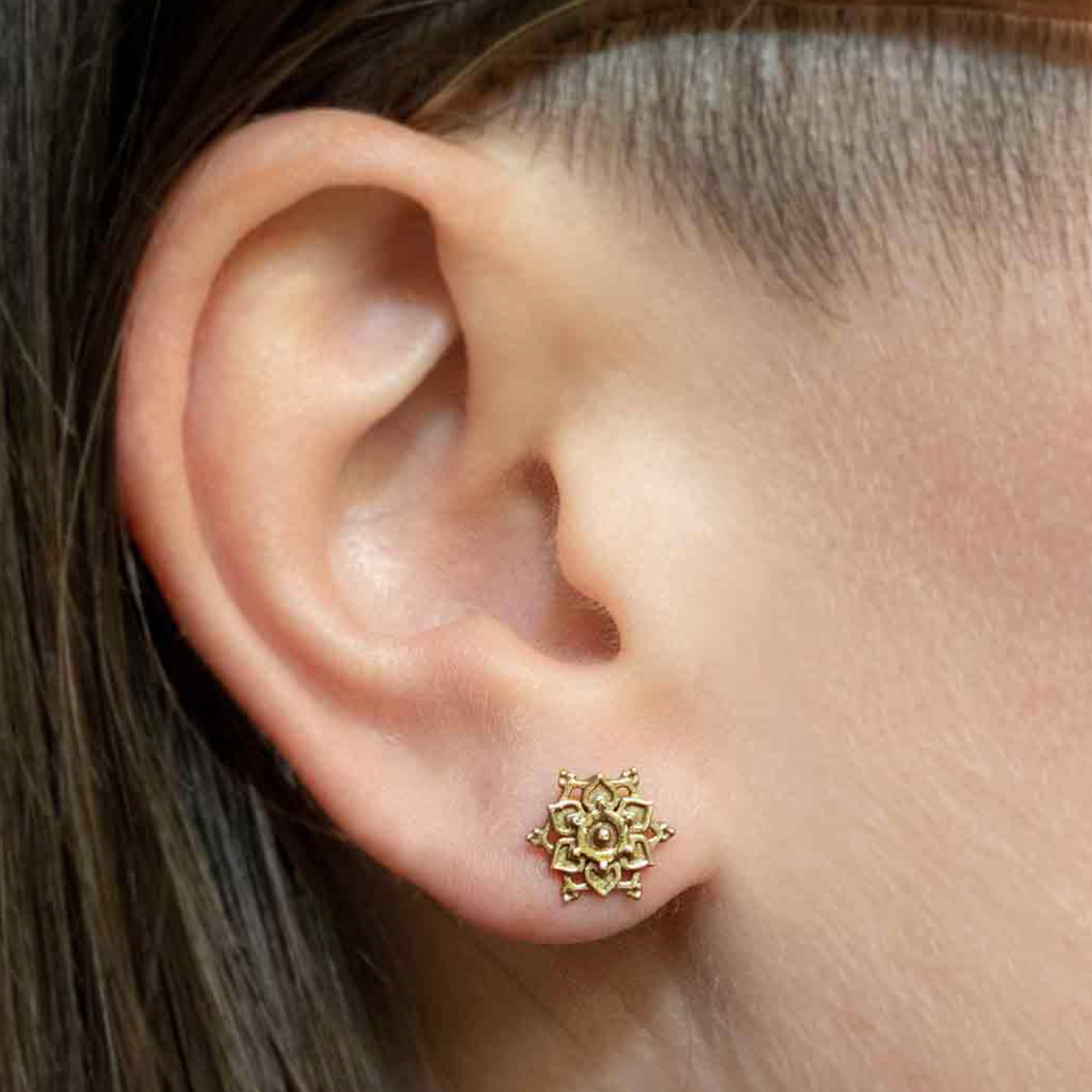 •LIL' MANDALA• detailed bronze stud earrings