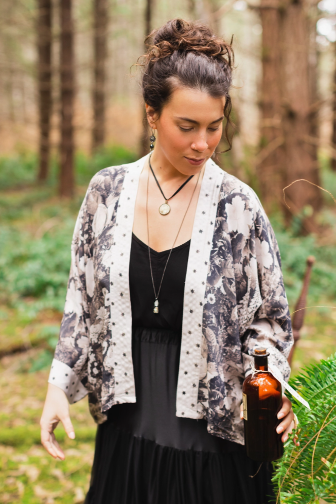 •LOOKING GLASS•  cropped bamboo cardigan