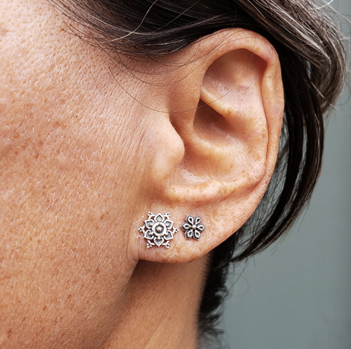 •LIL' MANDALA• detailed silver stud earrings