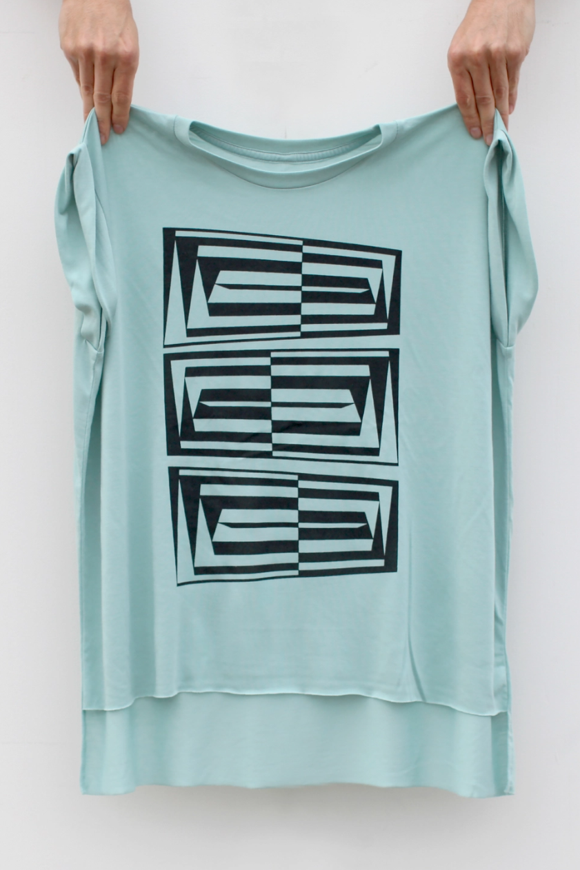 •VERTIGO• viscose blend muscle tee