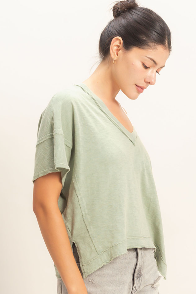 •RUE• mineral washed V-neck tee