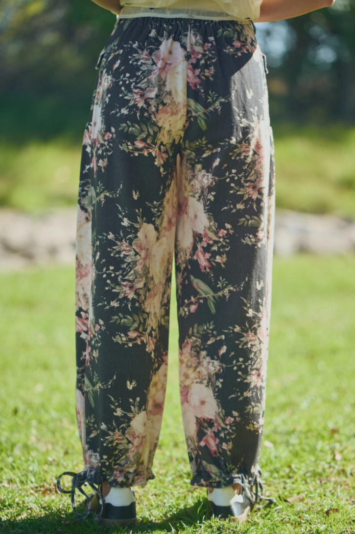 •MANET - NIGHT• floral cotton blend cargo pants