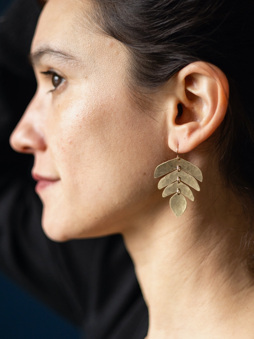 •LEAH• gold dangle earrings