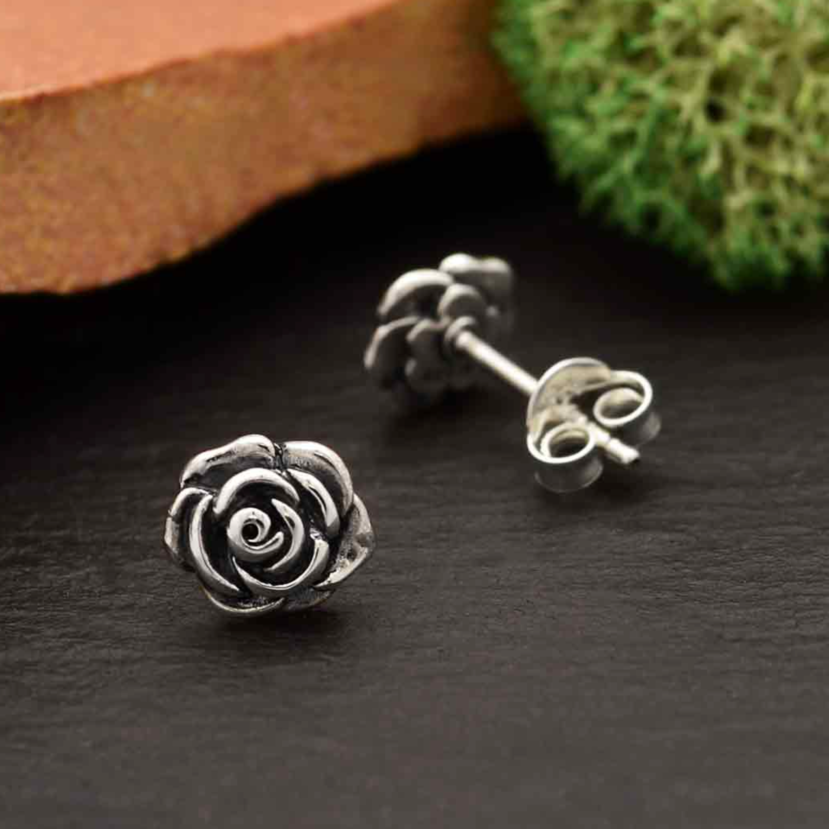 •DETAILED ROSE• silver stud earrings