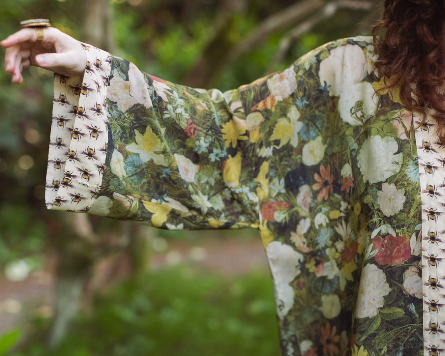 •I DREAM IN FLOWERS•  cropped bamboo cardigan