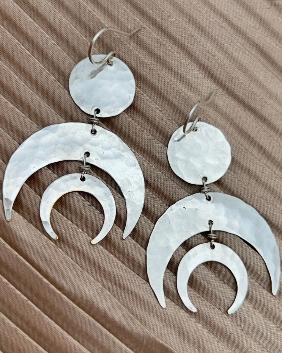 •RAQUEL• silver dangle earrings