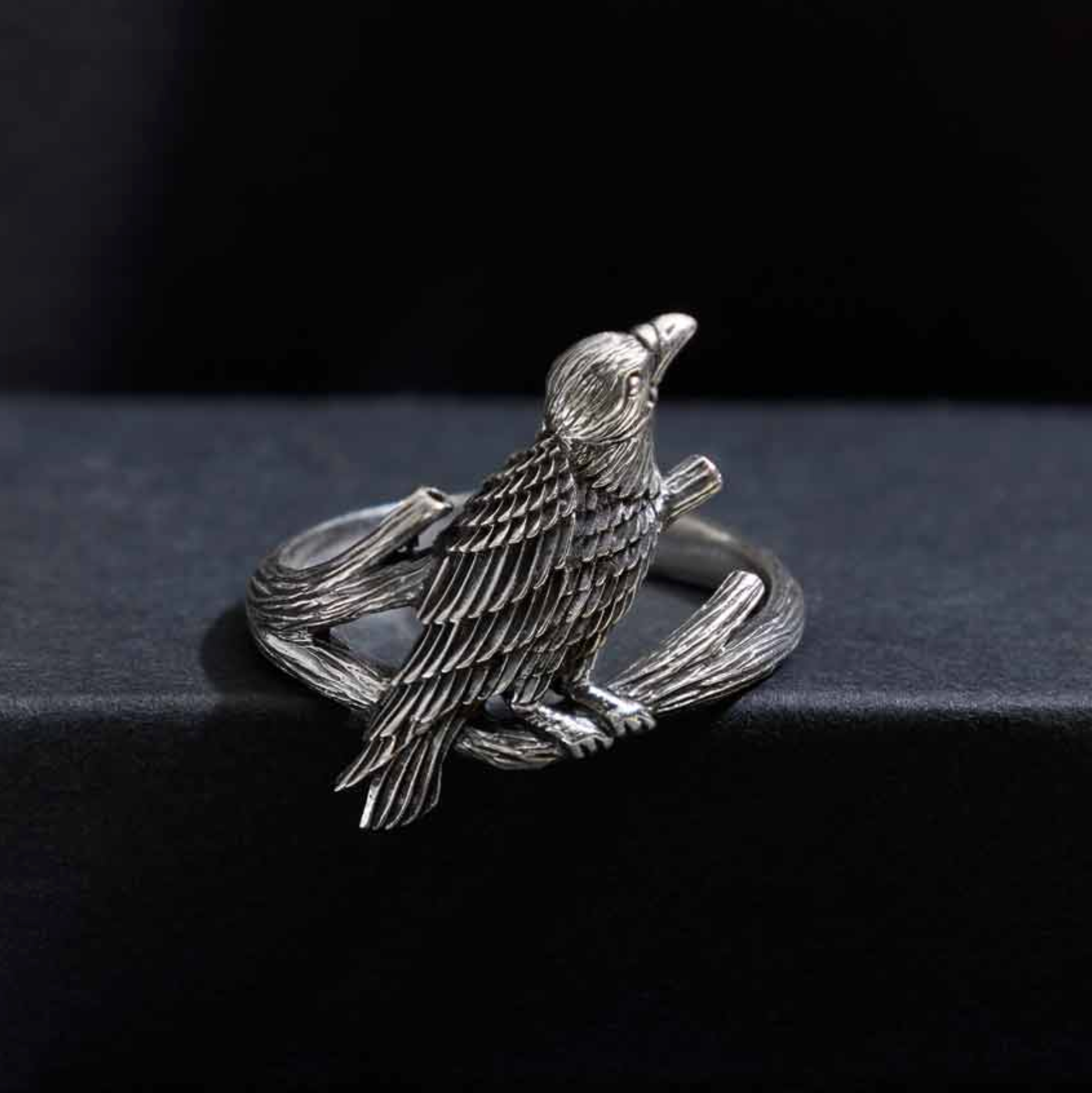 •RAVEN• detailed sterling silver ring