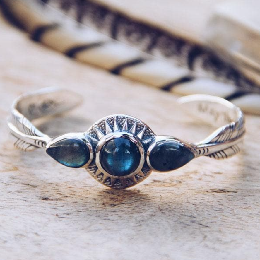 •RADIATE• labradorite + silver cuff