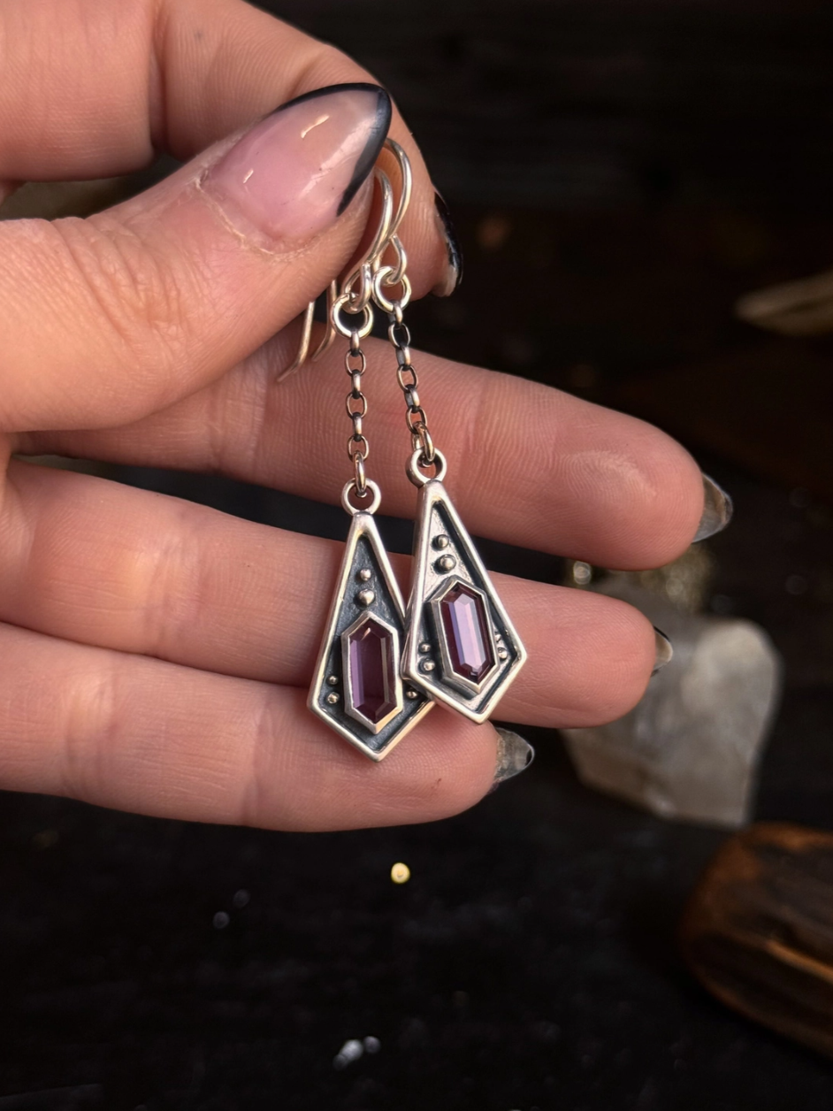 •MAIDEN KITE• amethyst + silver dangle earrings