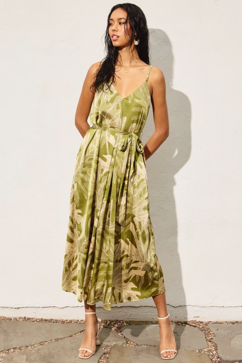 •SELVA• V-neck midi dress