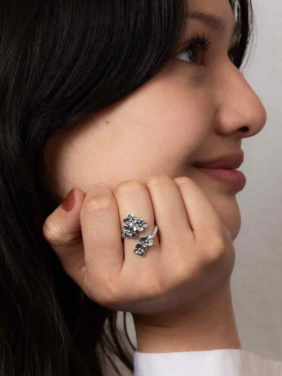 •HYDRANGEA• adjustable silver ring