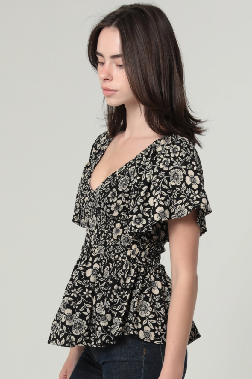 •ANEMONE• flutter sleeve V neck top