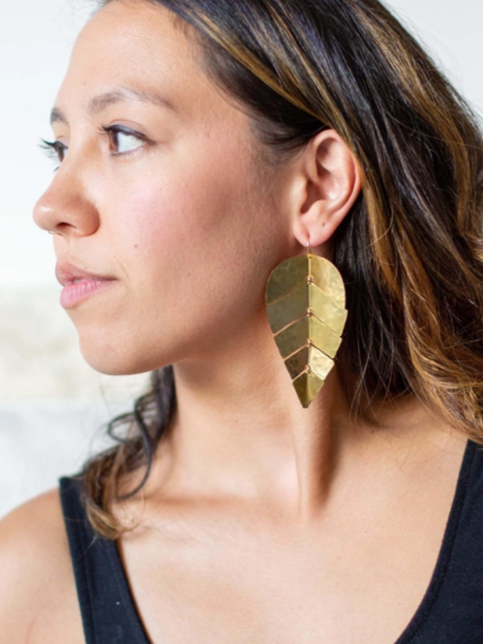 •OMA• gold dangle earrings