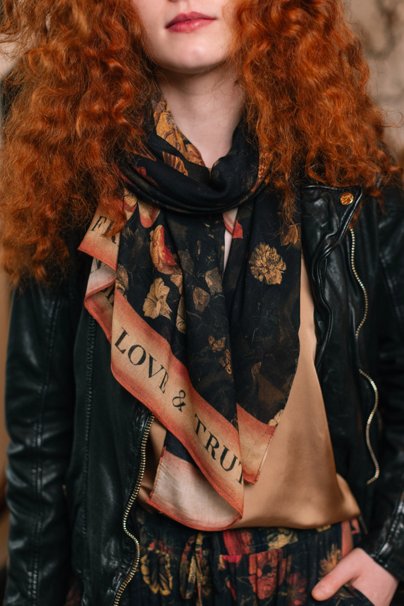 •HEART OF GOLD• bamboo scarf