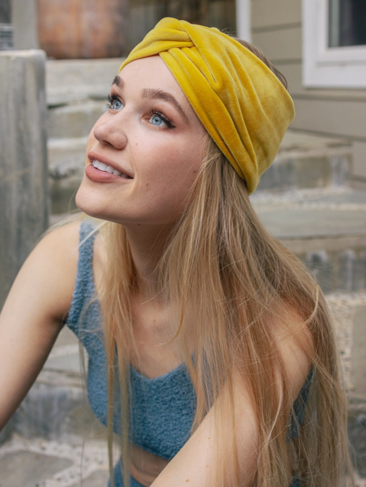 •VELVET TWIST HEADBAND•