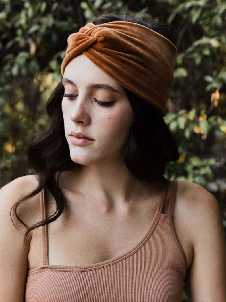 •VELVET TWIST HEADBAND•