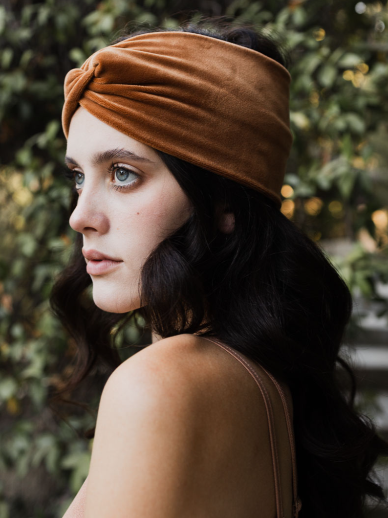 •VELVET TWIST HEADBAND•