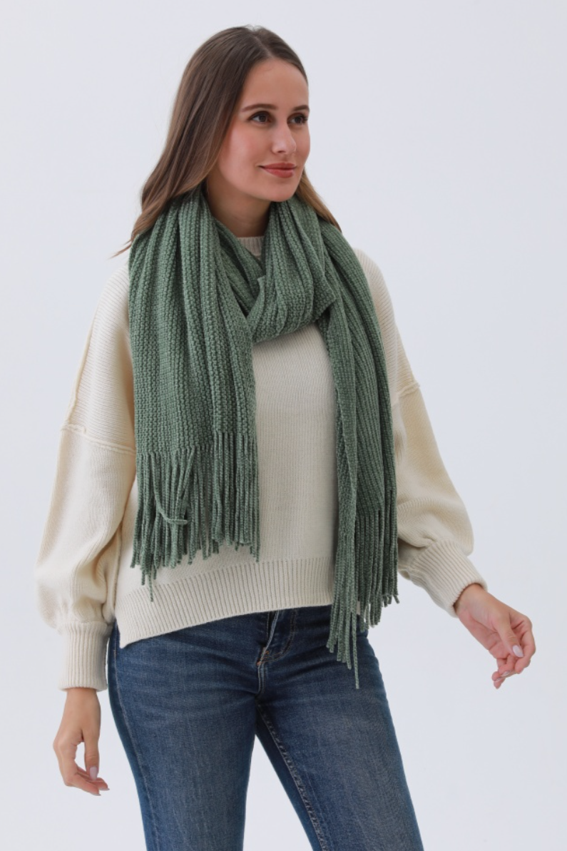 •CHENILLE SCARF WITH FRINGE•