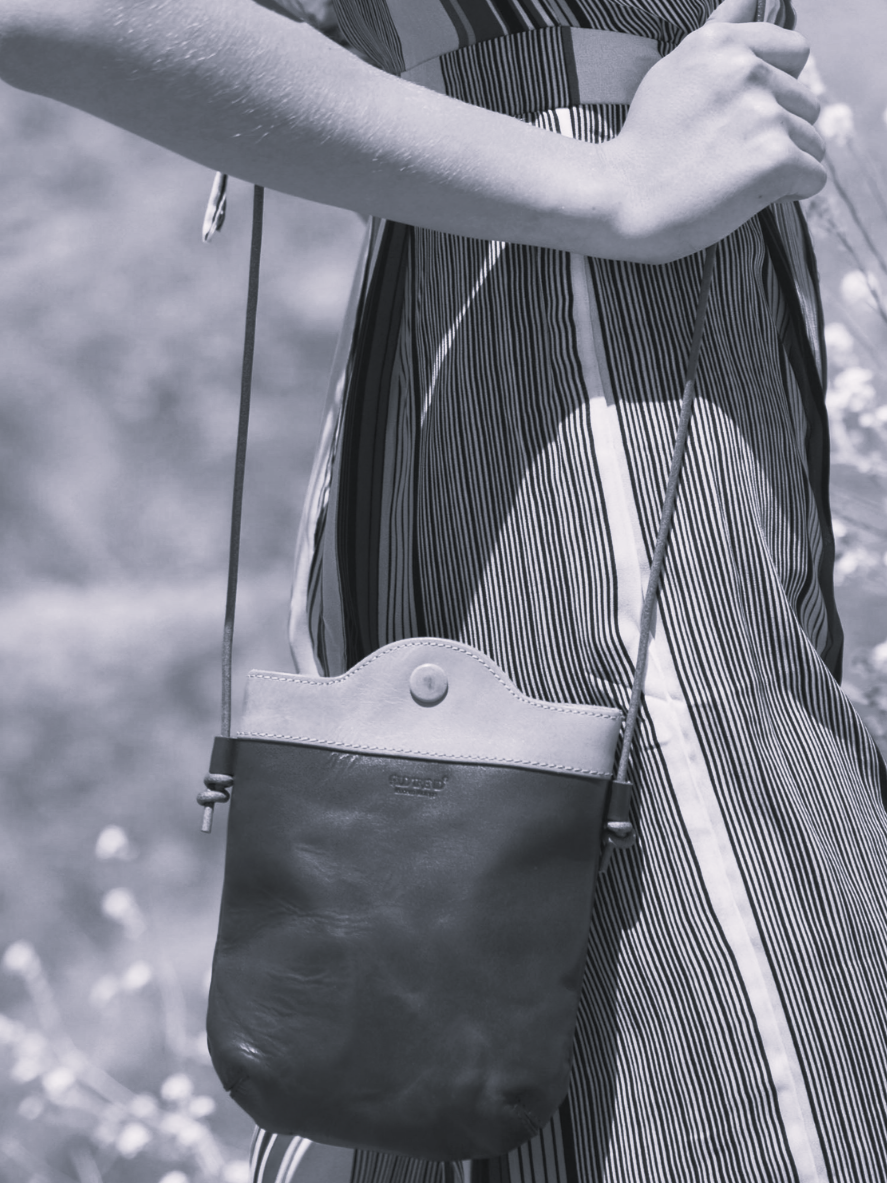 •PUEBLO• slate leather crossbody/shoulder bag