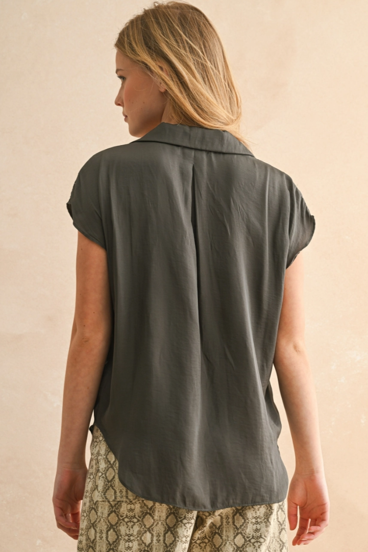 •TAYLOR• collared button down top
