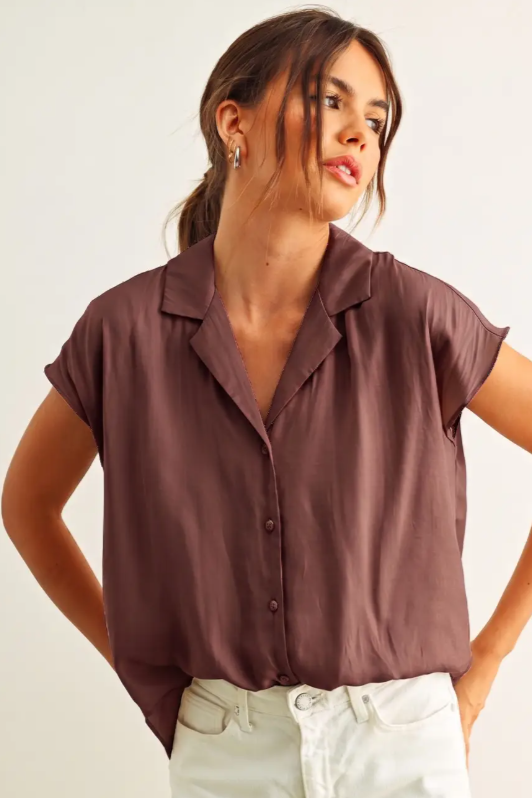 •TAYLOR• collared button down top