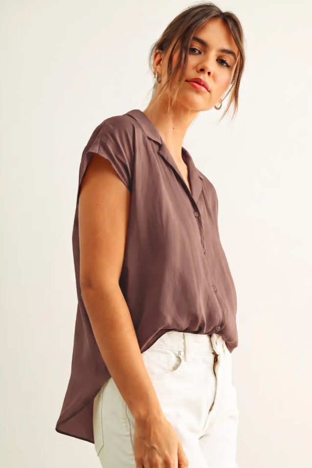 •TAYLOR• collared button down top