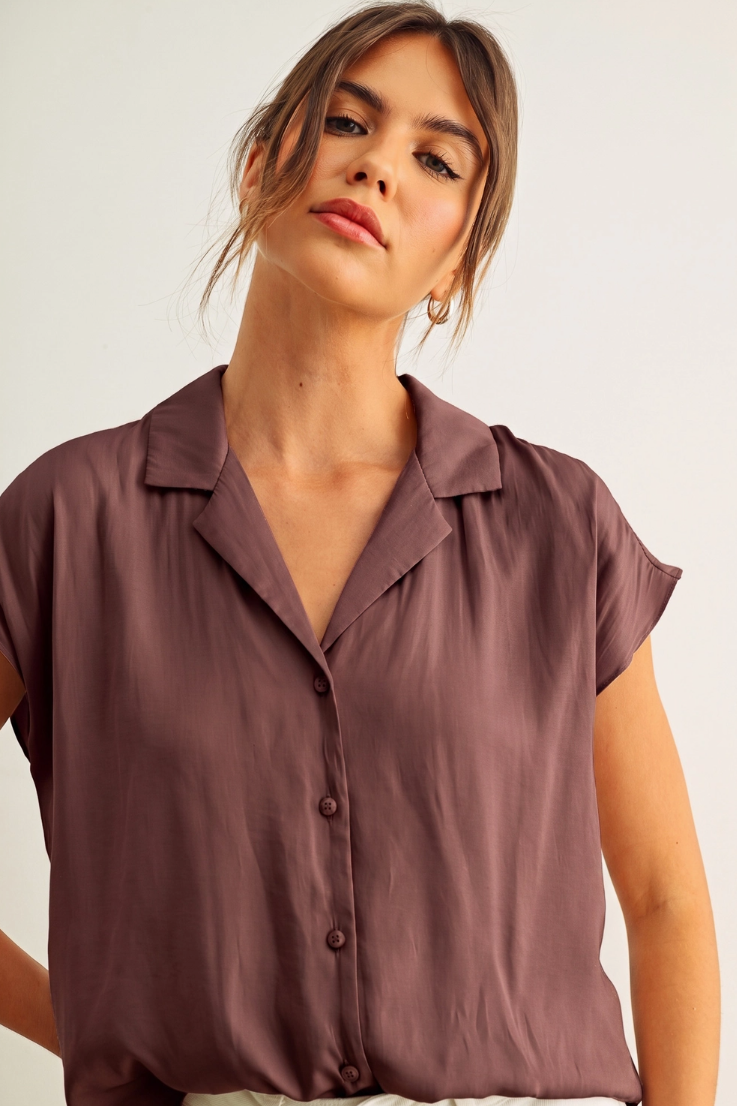 •TAYLOR• collared button down top
