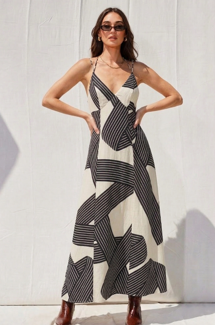 •GRANADA - BLACK• open tie back maxi dress