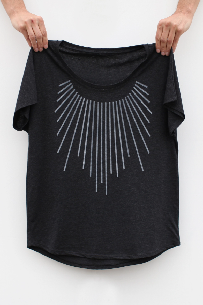 •SUN COLLAR• scoop neck comfort fit tee (USA)