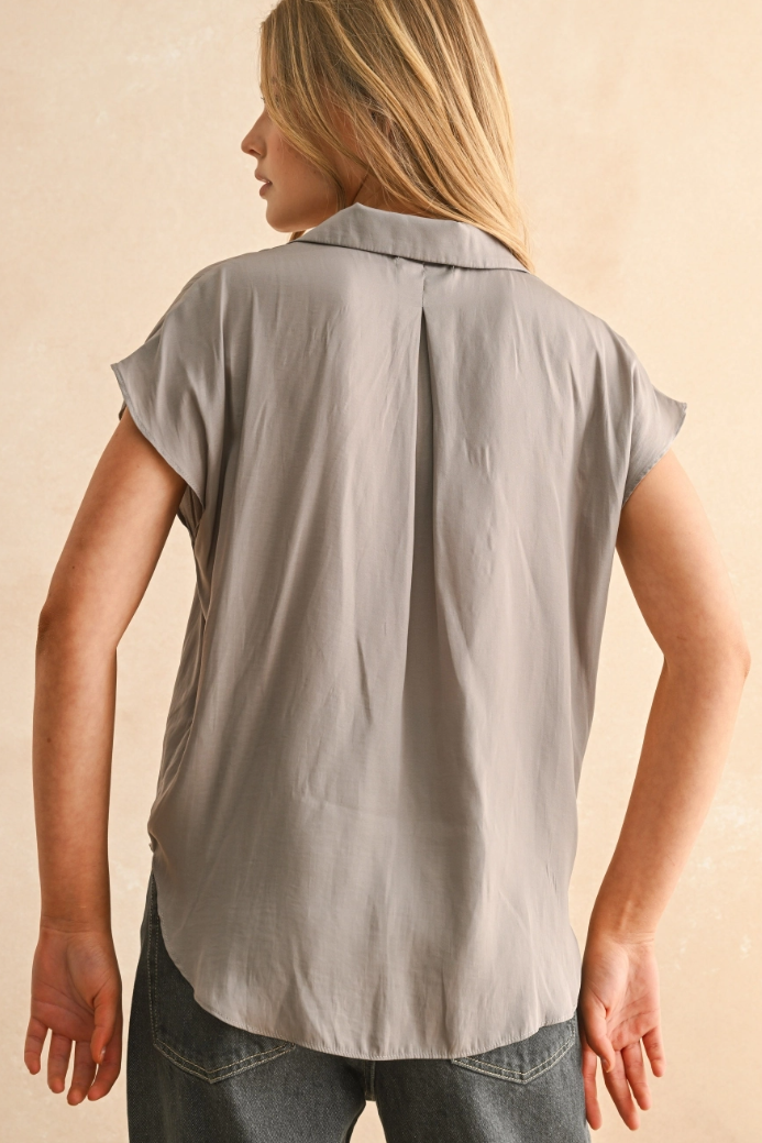•TAYLOR• collared button down top