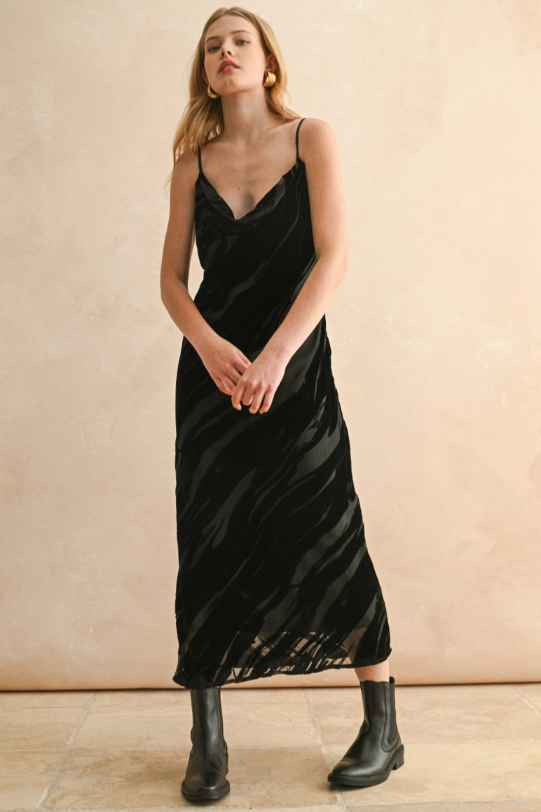 •MORTICIA• burned velvet midaxi dress