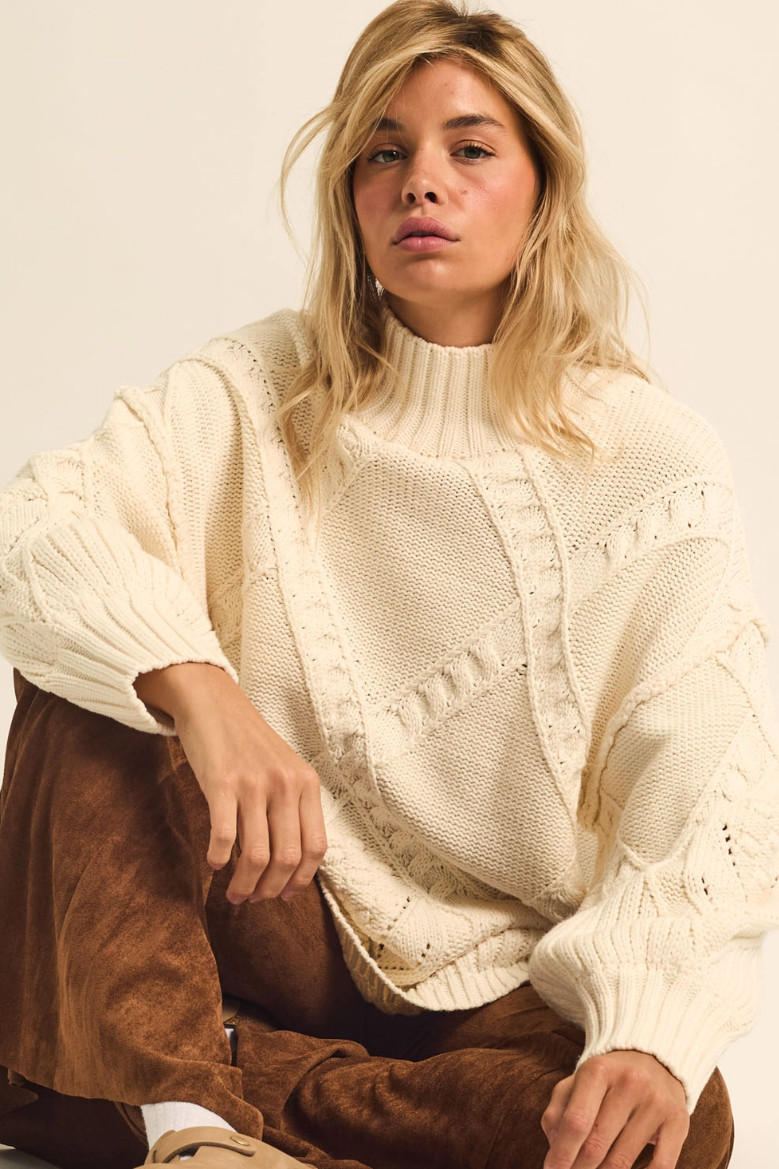 •WYNN• cotton blend crisscross cable knit sweater