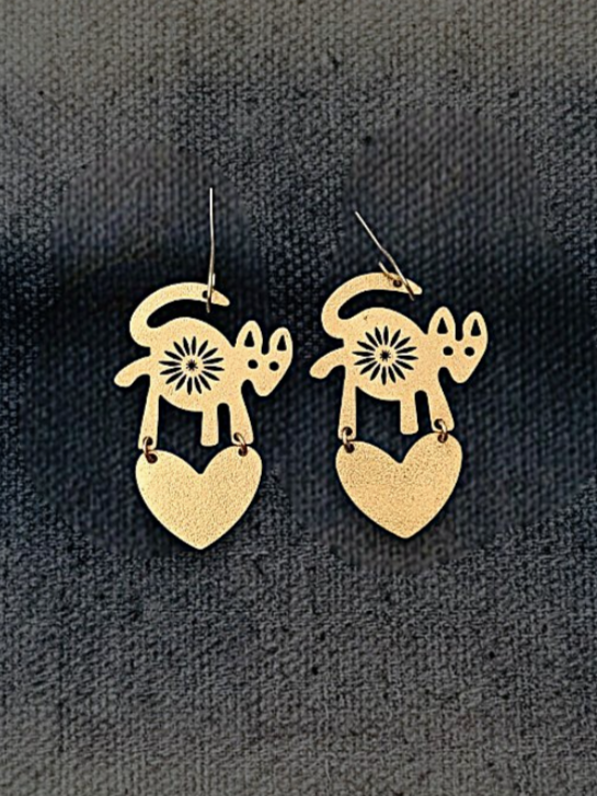 •LIL' HEART KEEPER• gold dangle earrings