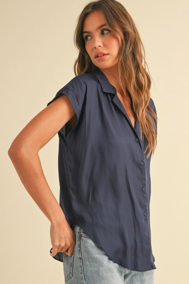 •TAYLOR• collared button down top