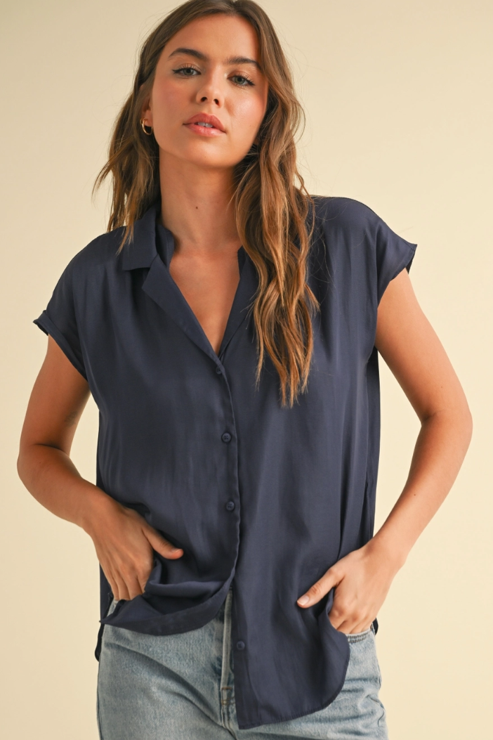 •TAYLOR• collared button down top