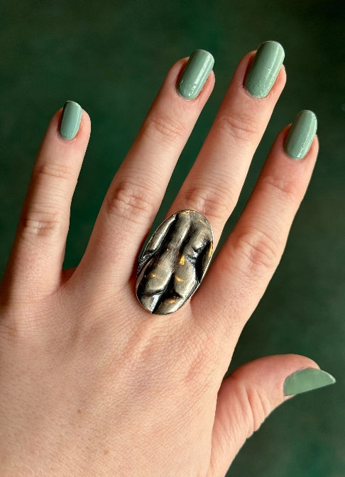 •CURVY BOOTY• oxidized silver ring (size 8)